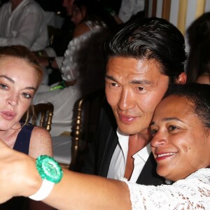 Lindsay Lohan, Rick Yune et Isabel dos Santos lors de la soirée d'anniversaire "Fawaz's Folies" pour les 64 ans de Fawaz Gruosi (de Grisogono) à la Cala di Volpe à Porto-Cervo, Sardaigne, Italie, le 8 août 2016. © Agence/Bestimage