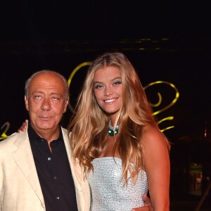 Fawaz Gruosi et Nina Agdal lors de la soirée d'anniversaire "Fawaz's Folies" pour les 64 ans de Fawaz Gruosi (de Grisogono) à la Cala di Volpe à Porto-Cervo, Sardaigne, Italie, le 8 août 2016. © Agence/Bestimage