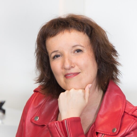 Exclusif - Rendez-vous avec Anne Roumanoff dans les locaux de Webedia pour une interview pour Purepeople.com, le 3 août 2016