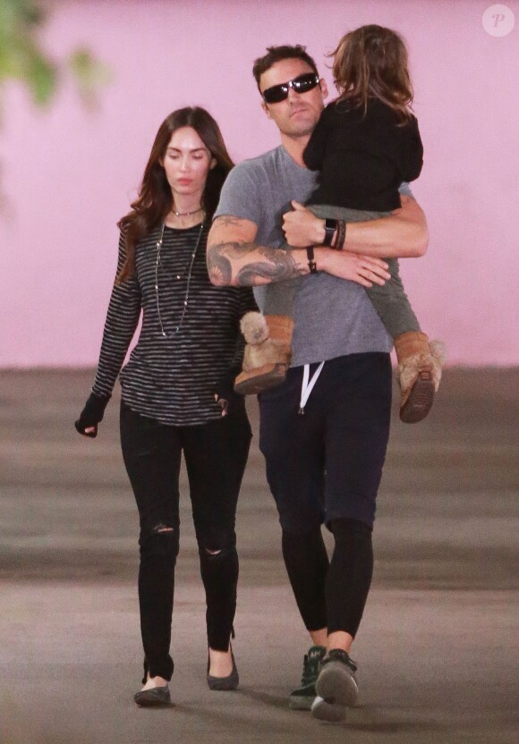 Exclusif - Megan Fox et son mari Brian Austin Green emmènent leur fils Noah à l'hôpital à Los Angeles, le 21 janvier 2016.