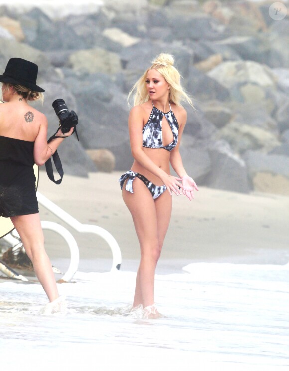 Exclusif - Ava Sambora (fille de Heather Locklear et Richie Sambora) en pleine séance photo à Malibu. Le 13 juin 2016.