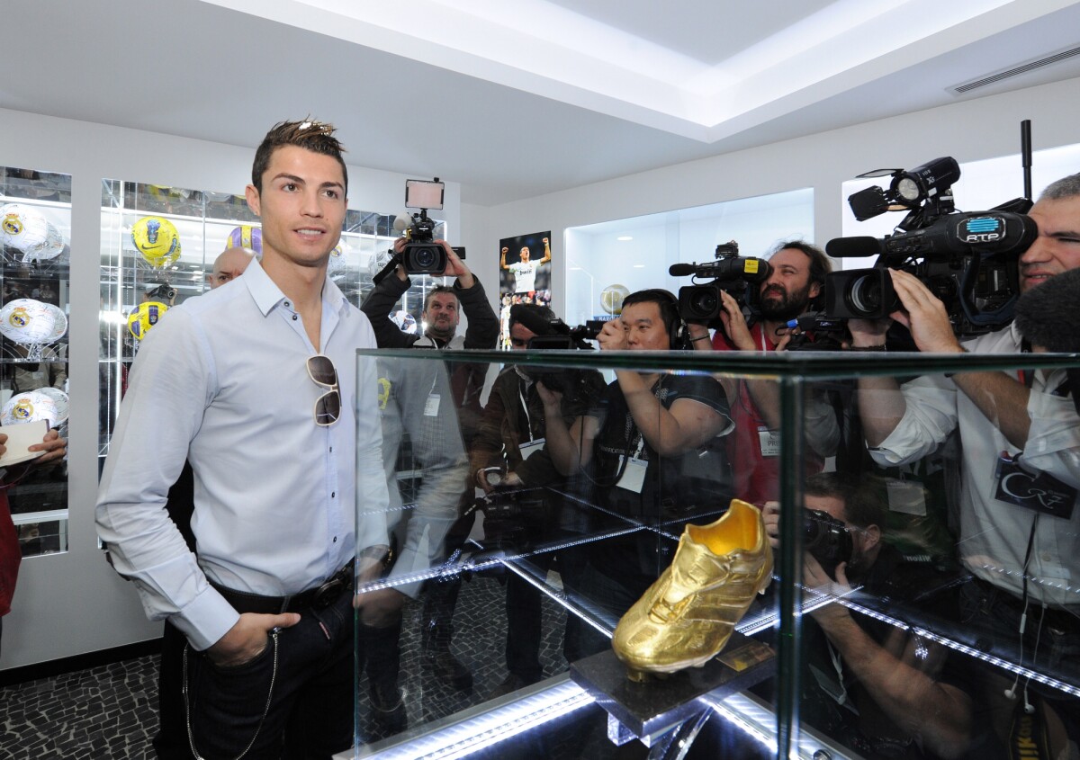 Photo Cristiano Ronaldo Lors De L inauguration Du Mus e CR7 Qui Lui photo-cristiano-ronaldo-lors-de-l-inauguration-du-mus-e-cr7-qui-lui
