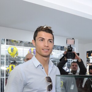 Cristiano Ronaldo lors de l'inauguration du musée CR7 qui lui est dédié, le 15 décembre 2013 dans sa ville natale de Funchal, à Madère.
