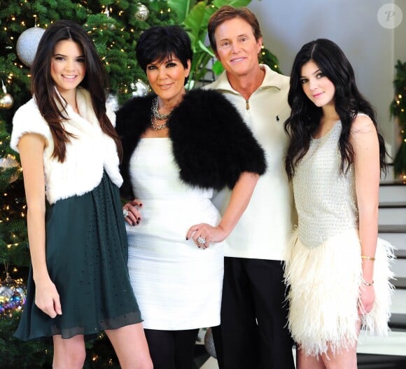 Kris Jenner, Bruce Jenner, Kylie Jenner, Kendall Jenner photographiés dans leur domicile de Los Angeles le 12 décembre 2010