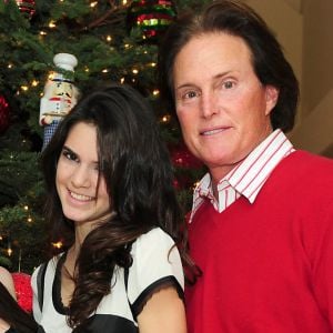 Kris Jenner, Kylie Jenner, Kendall Jenner et Bruce Jenner photographiés dans leur domicile de Los Angeles le 24 décembre 2009