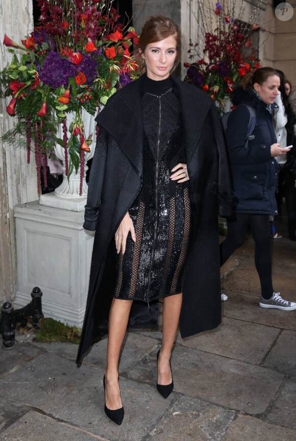 Millie Mackintosh au défilé Julien Macdonald lors de la fashion week de Londres le 20 février 2016.