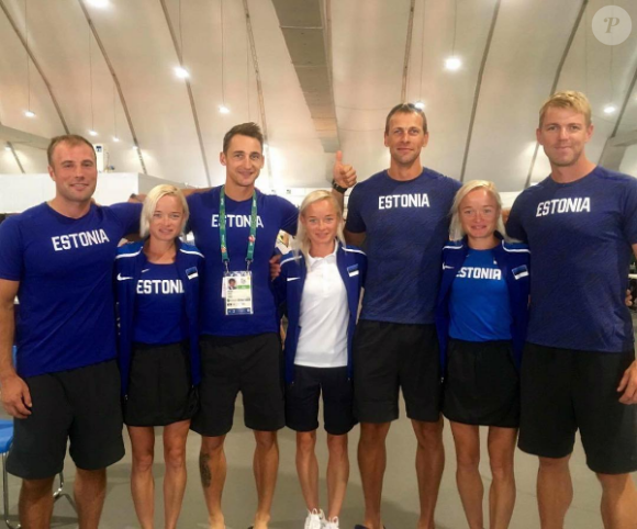 Les Estoniennes Leila, Liina et Lily Luik avec l'équipe estonienne de quatre de couple (aviron) médaillée de bronze. Premières triplées de l'Histoire des Jeux olympiques, elles ont disputé ensemble le marathon de Rio de Janeiro le 14 août 2016. Photo issue de leur compte Instagram commun.