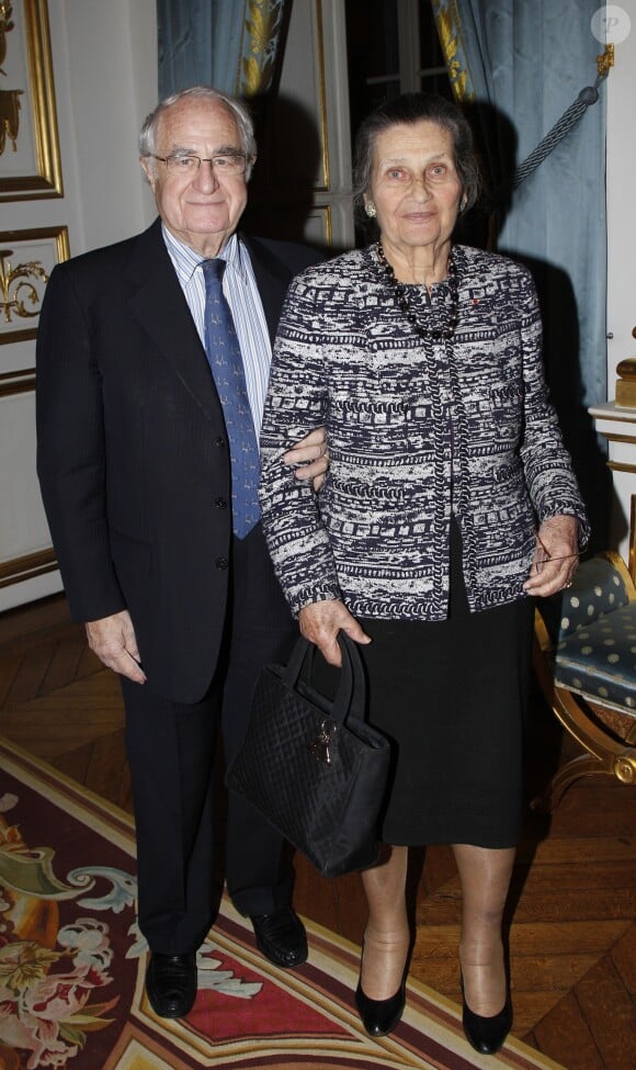 Simone Veil et son mari Antoine Veil - Cocktail dînatoire à l'occasion du départ de l'ambassadeur de Grande-Bretagn et de Lady Westmacott à Paris le 29 novembre 2011