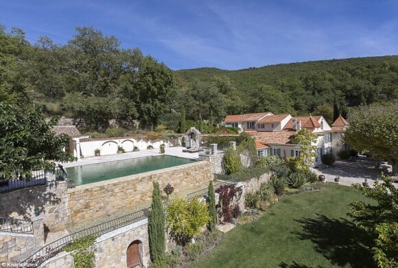 La propriété des Beckham, située à Bargemon (Provence-Alpes-Côte d'Azur) avait été acquise en 2003 pour 1,7 million d'euros. 