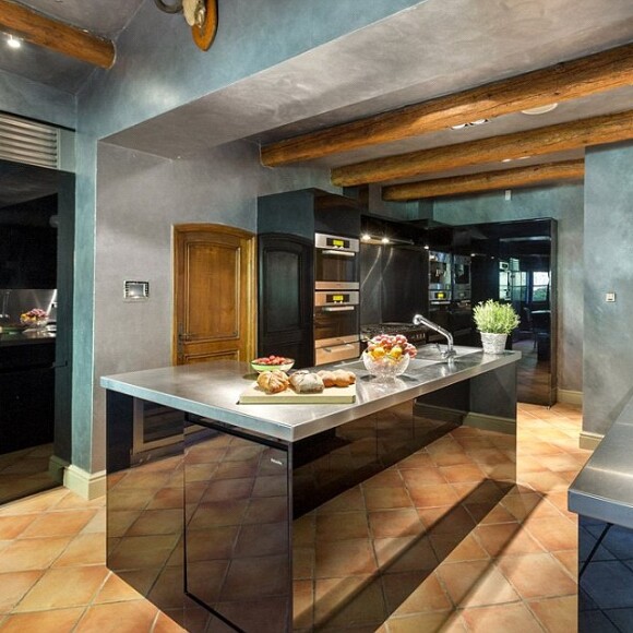 La propriété des Beckham, située à Bargemon (Provence-Alpes-Côte d'Azur) avait été acquise en 2003 pour 1,7 million d'euros.