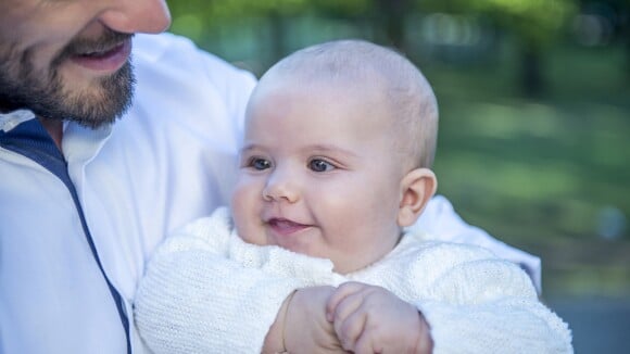 Alexander de Suède, 4 mois : Adorable à quelques jours de son baptême