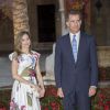 Le roi Felipe VI et la reine Letizia d'Espagne lors de la réception annuelle au palais de Almudaina à Palma de Majorque, le 7 août 2016.
