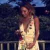 Fidji de "Friends Trip" en petite robe sur Instagram