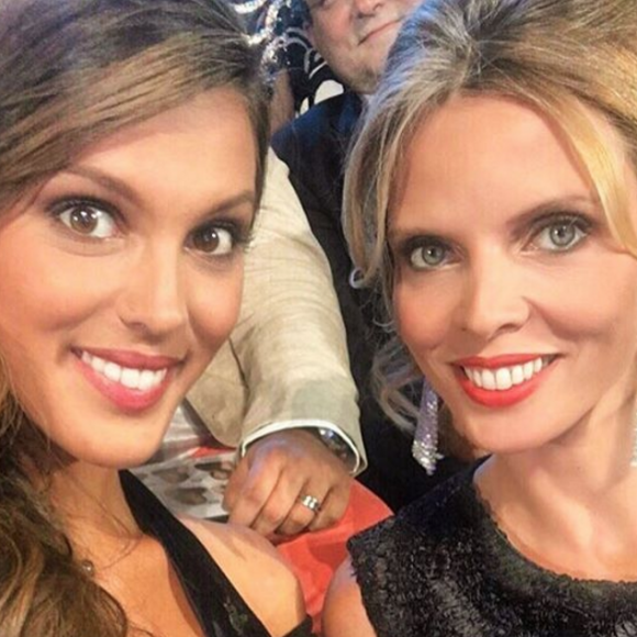 Sylvie Tellier retrouve Iris Mittenaere, Miss France 2016, à La Réunion pour l'élection d'Ambre Nguyen, nouvelle Miss Réunion, le 27 août 2016.