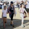 Denise Richards emmène ses enfants Sam, Lola et Eloise dans un parc d'attractions à Malibu, le 5 septembre 2015