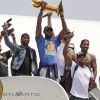LeBron James de l'équipe de Cleveland remporte le tournoi de la NBA, le 21 juin 2016. Il pose avec Kyrie Irving, Kevin Love, J.R. Smith et Tristan Thompson.