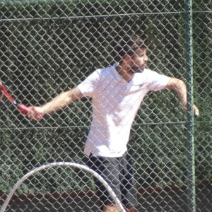 Shakira et son compagnon Gerard Piqué sortent jouer au tennis avec leurs enfants Milan et Sasha à Barcelone le 3 septembre 2016.