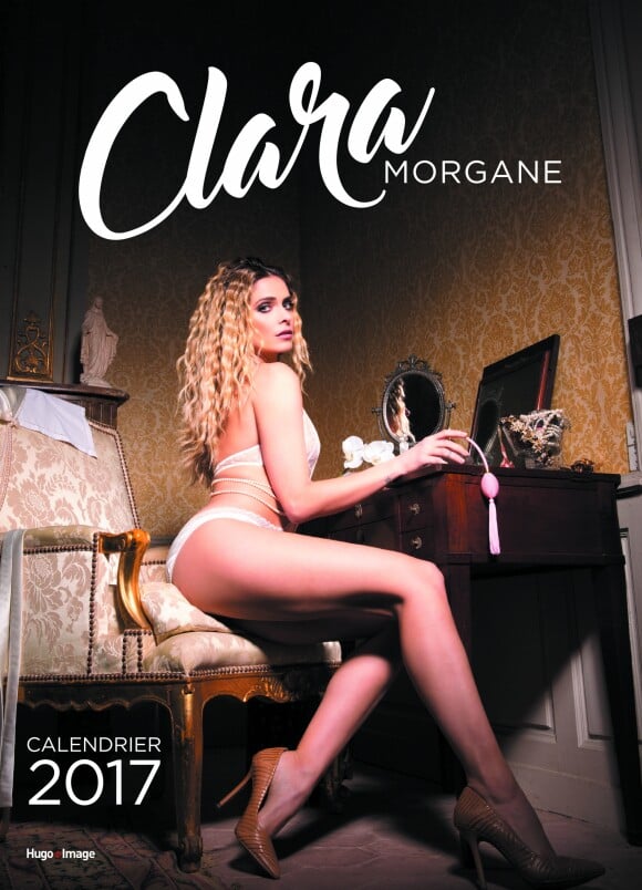 Clara Morgane présente son calendrier 2017, un millésime qui rend bien compte de sa passion pour l'univers d'Helmut Newton. Disponible à partir du 25 septembre partout en librairie et grande distribution. © PCM/Jey Olivier