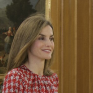 La reine Letizia d'Espagne (haut Carolina Herrera, chaussures Mango) en audience au palais de la Zarzuela à Madrid le 9 septembre 2016.