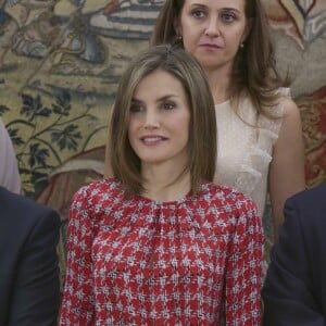 La reine Letizia d'Espagne (haut Carolina Herrera, chaussures Mango) en audience au palais de la Zarzuela à Madrid le 9 septembre 2016.