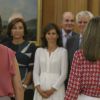 La reine Letizia d'Espagne (haut Carolina Herrera, chaussures Mango) en audience au palais de la Zarzuela à Madrid le 9 septembre 2016.