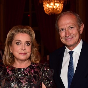 Catherine Deneuve et Jean-Paul Agon (Président Directeur Général L'Oréal) au Kiehl's Club lors du 42ème Festival du Cinéma Américain de Deauville.