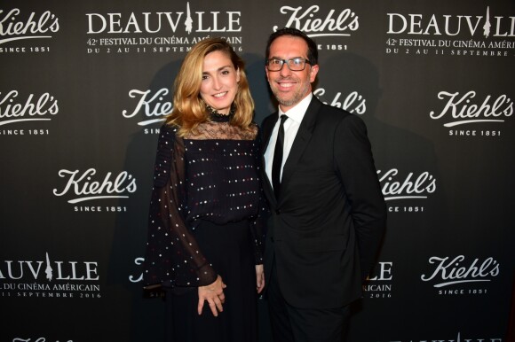Julie Gayet et Nicolas Hiéronimus (Vice-Président Directeur Général des divisions sélectives L'Oreal) au Kiehl's Club lors du 42ème Festival du Cinéma Américain de Deauville.