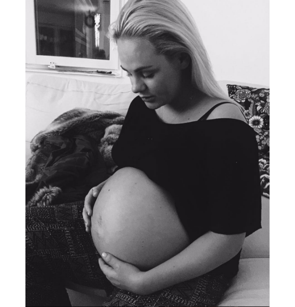 John Guidetti et Sanna Dahlström, ici peu avant l'accouchement, sont devenus en septembre 2016 les parents d'une petite fille, Nellie. Photo Instagram.