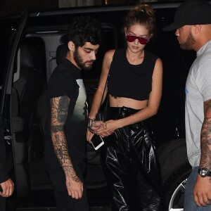 Taylor Swift à la sortie de l'appartement Gigi Hadid à New York. Gigi Hadid est avec son compagnon, le chanteur Zayn Malik. Le 12 septembre 2016