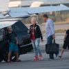 Exclusif - Gwen Stefani et ses enfants descendent d'un vol privé à Los Angeles après un weekend dans l'Oklahoma le 5 septembre 2016.