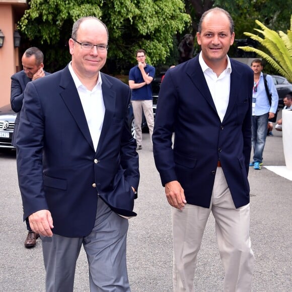 Le Prince Albert II de Monaco visitant avec Fabrice Pastor, PDG de Monte-Carlo International Sports, le village du Monte-Carlo Padel Master 2016 en marge des demi-finales du tournoi, sous le chapiteau de Fontvieille à Monaco le 10 septembre 2016. © Bruno Bebert/Bestimage
