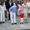 Le prince Albert II de Monaco et la princesse Charlene avec leur fils le prince Jacques lors du pique-nique des Monégasques dans le parc Princesse Antoinette le 10 septembre 2016. Le même jour, le souverain avait notamment visité le village du Monte-Carlo Padel Master organisé par Fabrice Pastor.