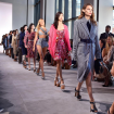 Fashion Week : Bella Hadid se ramasse, mais préfère en rire