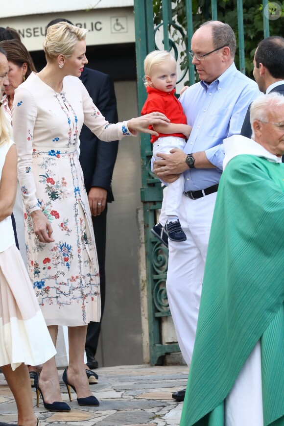 Le prince Albert II de Monaco et la princesse Charlene de Monaco ont participé avec leur fils le prince Jacques au traditionnel pique-nique de fin d'été des Monégasques organisé par la Mairie dans le Parc Princesse Antoinette, le 10 septembre 2016. La princesse Gabriella aurait dû y apparaître aussi, mais le couple princier s'est résolu à entrer dans le parc sans sa fille, qui a fait une colère. © Olivier Huitel /Pool restreint Monaco / Bestimage