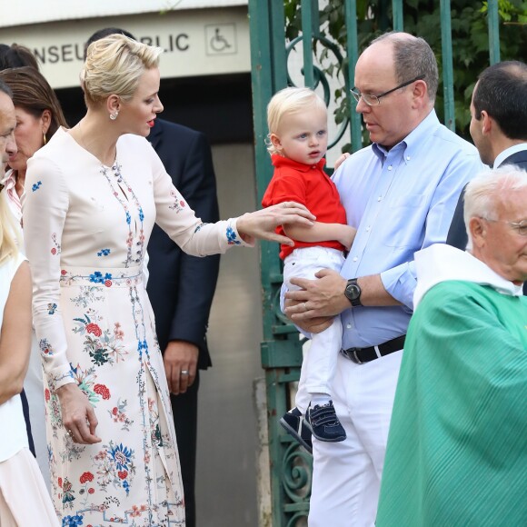 Le prince Albert II de Monaco et la princesse Charlene de Monaco ont participé avec leur fils le prince Jacques au traditionnel pique-nique de fin d'été des Monégasques organisé par la Mairie dans le Parc Princesse Antoinette, le 10 septembre 2016. La princesse Gabriella aurait dû y apparaître aussi, mais le couple princier s'est résolu à entrer dans le parc sans sa fille, qui a fait une colère. © Olivier Huitel /Pool restreint Monaco / Bestimage