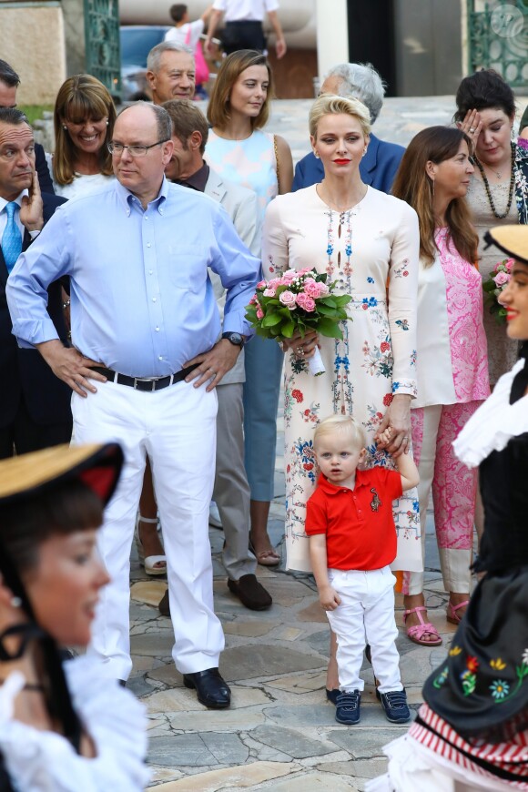 Le prince Albert II de Monaco et la princesse Charlene de Monaco ont participé avec leur fils le prince Jacques au traditionnel pique-nique de fin d'été des Monégasques organisé par la Mairie dans le Parc Princesse Antoinette, le 10 septembre 2016. La princesse Gabriella aurait dû y apparaître aussi, mais le couple princier s'est résolu à entrer dans le parc sans sa fille, qui a fait une colère. © Olivier Huitel /Pool restreint Monaco / Bestimage