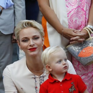 Le prince Jacques a été captivé par la Palladienne, la troupe de danse traditionnelle monégasque. Le prince Albert II de Monaco et la princesse Charlene de Monaco ont participé avec leur fils le prince Jacques au traditionnel pique-nique de fin d'été des Monégasques organisé par la Mairie dans le Parc Princesse Antoinette, le 10 septembre 2016. La princesse Gabriella aurait dû y apparaître aussi, mais le couple princier s'est résolu à entrer dans le parc sans sa fille, qui a fait une colère. © Olivier Huitel /Pool restreint Monaco / Bestimage