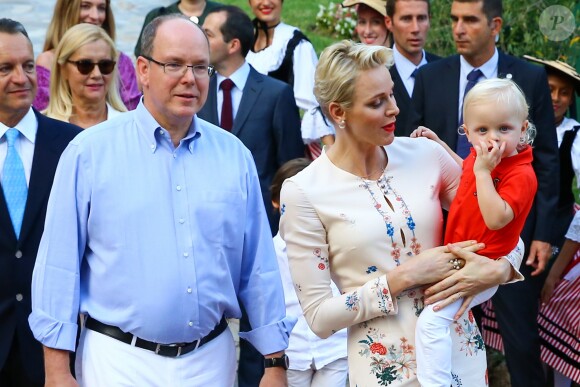 Le prince Albert II de Monaco et la princesse Charlene de Monaco ont participé avec leur fils le prince Jacques au traditionnel pique-nique de fin d'été des Monégasques organisé par la Mairie dans le Parc Princesse Antoinette, le 10 septembre 2016. La princesse Gabriella aurait dû y apparaître aussi, mais le couple princier s'est résolu à entrer dans le parc sans sa fille, qui a fait une colère. © Olivier Huitel /Pool restreint Monaco / Bestimage