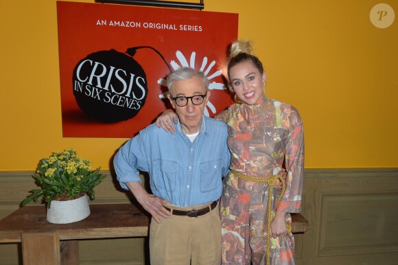 Woody Allen et Miley Cyrus à la première de The Crisis in Six Scenes à New York, le 15 septembre 2016