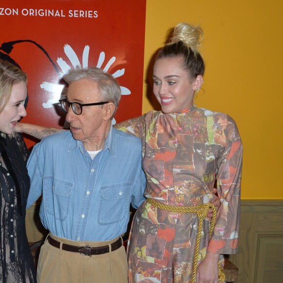 Rachel Brosnahan, Woody Allen et Miley Cyrus à la première de The Crisis in Six Scenes à New York, le 15 septembre 2016