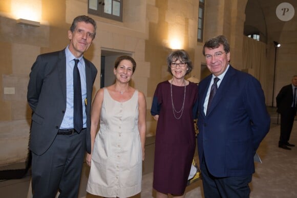 Henri Loyrette, Laure Darcos, Domitille Loyrette, Xavier Darcos - Vernissage de l'exposition "Echos" pour l'inauguration du nouveau siège de Kering dans l'ancien hôpital Laennec et à l'occasion des Journées du Patrimoine à Paris. Une partie des oeuvres fait partie de la collection Pinault. Le 16 septembre 2016 © Olivier Borde / Bestimage