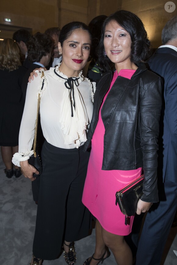 Salma Hayek et Fleur Pellerin - Vernissage de l'exposition "Echos" pour l'inauguration du nouveau siège de Kering dans l'ancien hôpital Laennec et à l'occasion des Journées du Patrimoine à Paris. Une partie des oeuvres fait partie de la collection Pinault. Le 16 septembre 2016 © Olivier Borde / Bestimage