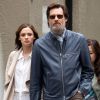 Jim Carrey se promène, main dans la main, avec sa compagne Cathriona White dans les rues de New York, le 18 mai 2015