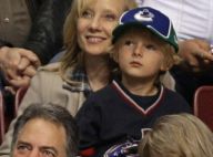 REPORTAGE PHOTOS : Anne Heche retrouve le sourire après ses soucis... grâce à son fils et son nouveau chéri !