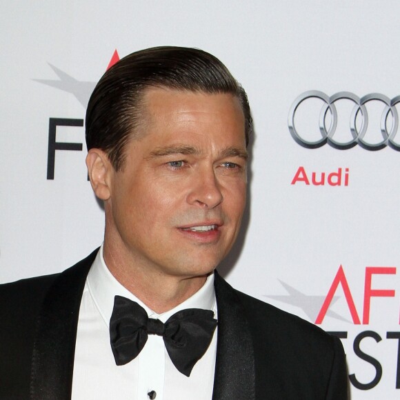 Brad Pitt et sa femme Angelina Jolie - Avant-première du film "By the Sea" lors du gala d'ouverture de l'AFI Fest à Hollywood, le 5 novembre 2015.