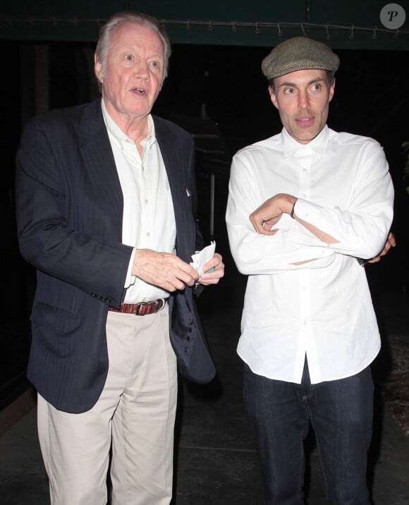 Jon Voight, James Haven - People à la sortie du restaurant Madeo à West Hollywood. Le 23 juin 2014
