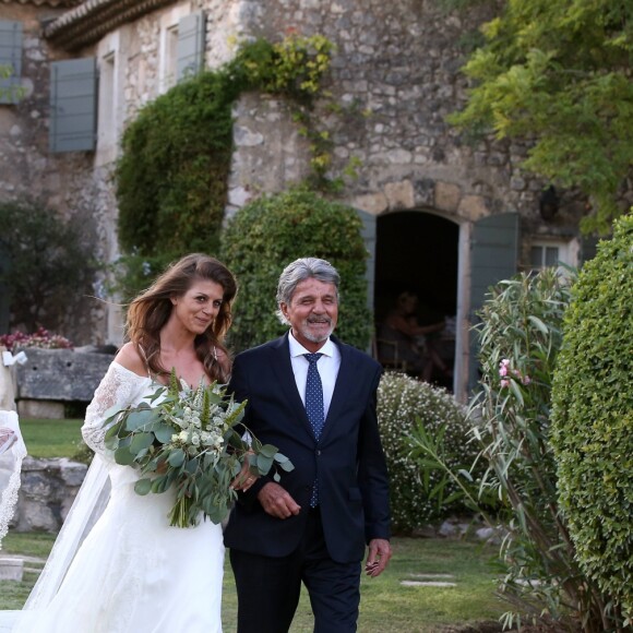Exclusif - Prix Spécial - No web - No blog - Aurore Aleman et ses parents Bonnie et Thomas - Cérémonie religieuse - Mariage de Benjamin Castaldi et Aurore Aleman au Mas de La Rose à Eygalières, le 27 août 2016. © Jacovides-Moreau/Bestimage27/08/2016 - Eygalières