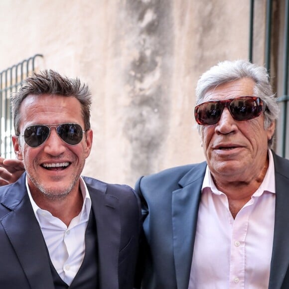 Exclusif - No web - No blog - Jean-Pierre Castaldi et son fils Benjamin Castaldi - Arrivées à la mairie - Mariage de Benjamin Castaldi et Aurore Aleman à la mairie de Marseille, le 27 août 2016. © Jacovides-Moreau/Bestimage27/08/2016 - Marseille