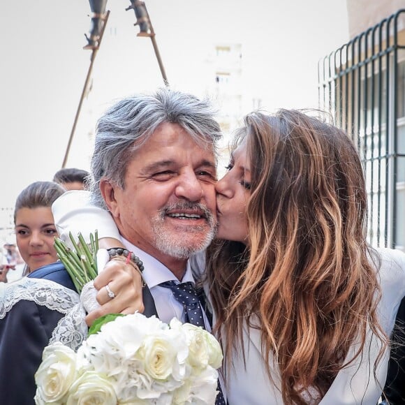 Exclusif - No web - No blog - Aurore Aleman et son père Thomas - Arrivées à la mairie - Mariage de Benjamin Castaldi et Aurore Aleman à la mairie de Marseille, le 27 août 2016. © Jacovides-Moreau/Bestimage27/08/2016 - Marseille