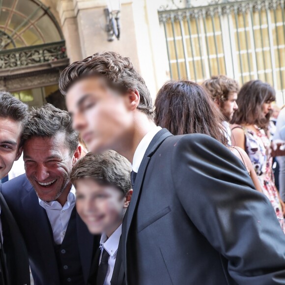 Exclusif - No web - No blog - Benjamin Castaldi et ses trois fils Julien, Simon et Enzo (selfie) - Arrivées à la mairie - Mariage de Benjamin Castaldi et Aurore Aleman à la mairie de Marseille, le 27 août 2016. © Jacovides-Moreau/Bestimage27/08/2016 - Marseille